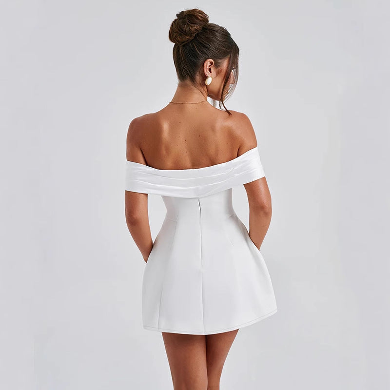 Abito da donna con scollo all'americana, cerniera e schiena scoperta