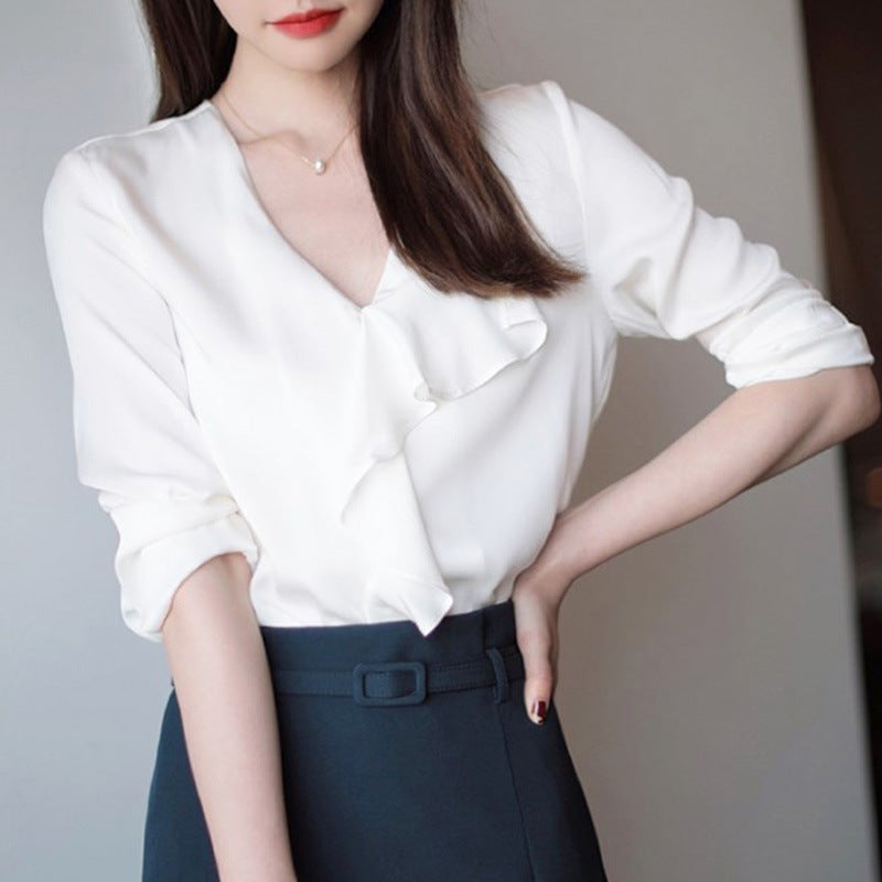 White-collar OL Designer Minimalist V-neck Fashionable Slightly Mature White Shirt In Solid Color