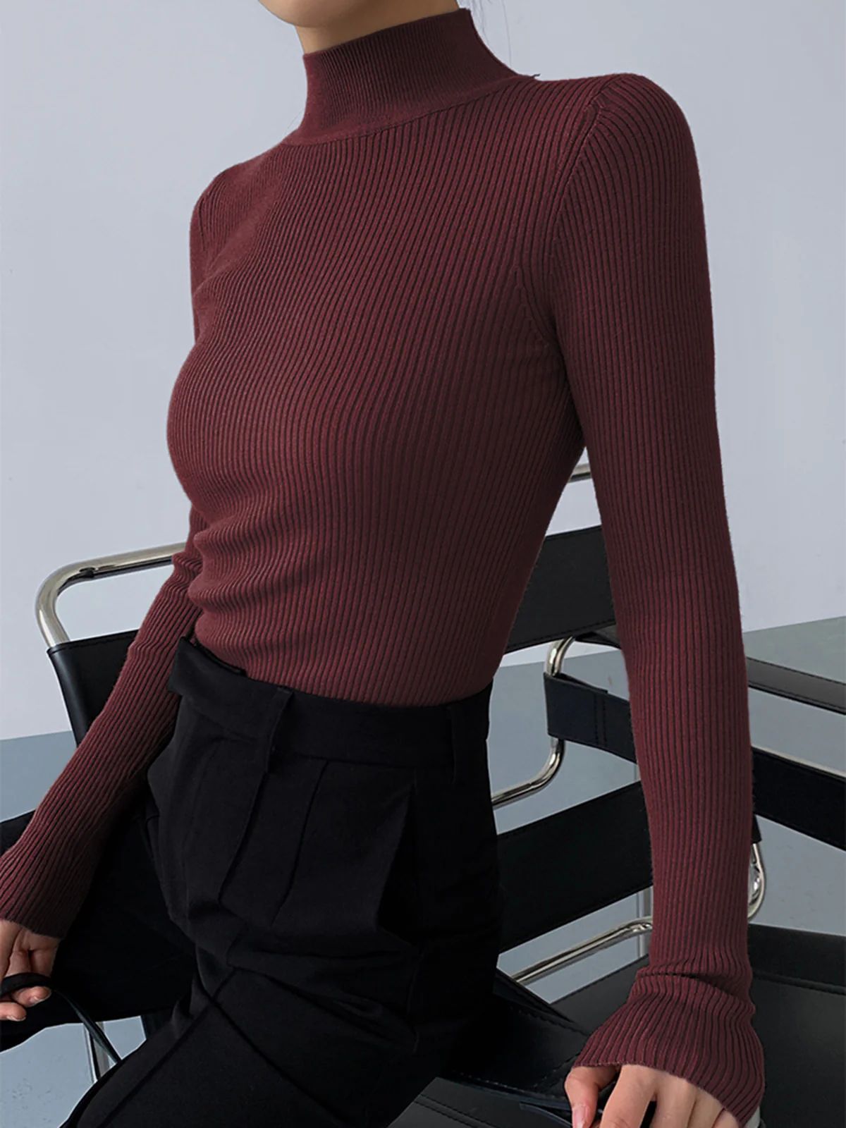 Top lavorato a maglia girocollo aderente alla moda da donna